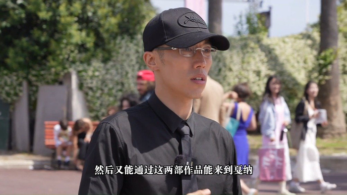 演员@周游_希望小学周主任 和贾樟柯导演今年都带着两部作品来到了