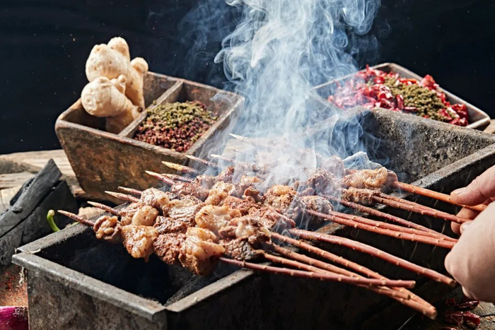 图 5  烧烤会产生许多含氮的有机物，可能也是致癌物质。 图库版权图片，转载使用可能引发版权纠纷