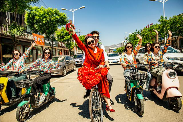 公交婚车接亲,"二八大杠"回门!大同阳高一对新人演绎别样浪漫