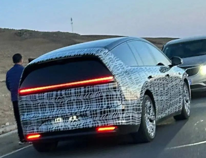 图注：网传理想M系列纯电车型谍照