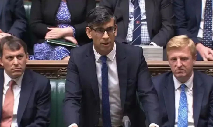 首相终于用百亿赔偿道歉,但他晚了50年.