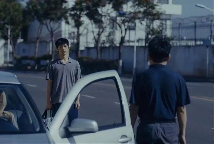 这部"全员恶人"的悬疑剧,凭什么刷屏