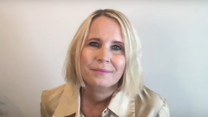 siri 的配音员是住在美国亚特兰大的 susan bennett,这个声音于 2011