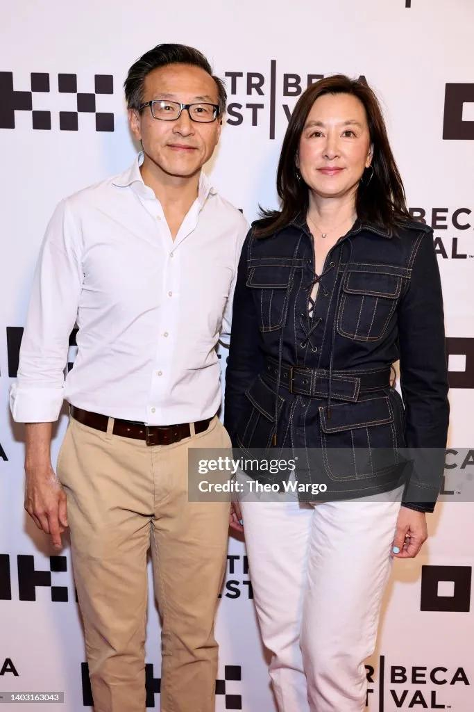 两个新晋"国民老公",长得一模一样,连太太都神似?