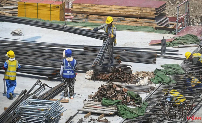 ↑工人正在施工