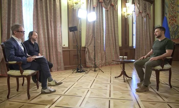 泽连斯基近日接受路透社采访，视频截图