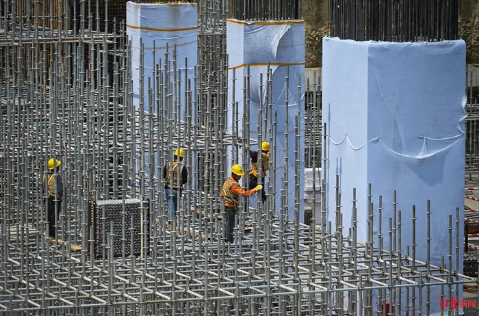 ↑工人正在施工