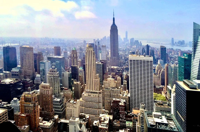 美国经济的特点可以归纳为“温和下降，但顽固坚挺”。摄/金焱