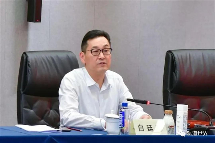 主任白廷辉在担任申通地铁集团副总裁,上海国资委主任等职位上,为他人