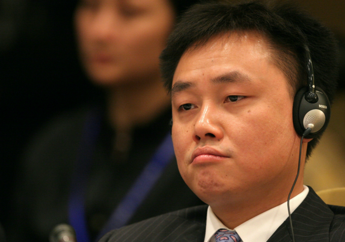 欠债65亿，黄光裕还端着首富的架子__财经头条__新浪财经