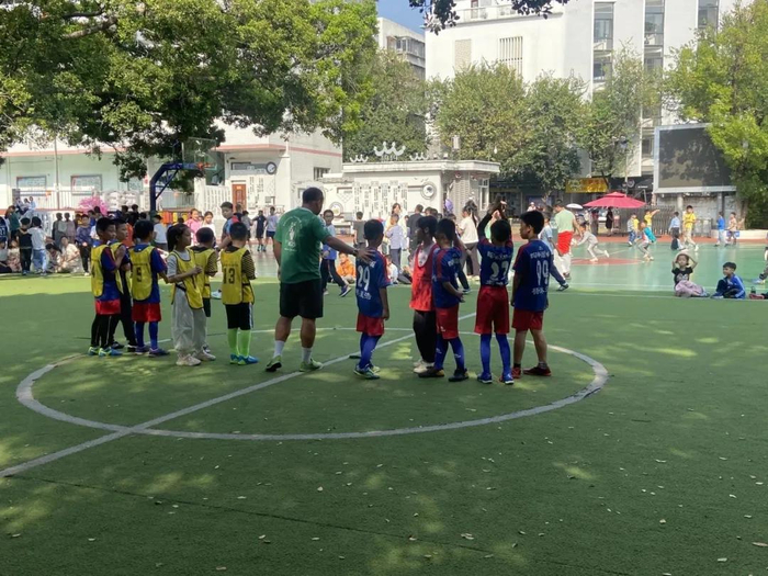 柳州市学院路中学柳州市弯塘路小学柳州市文韬小学柳州市尚美小学柳州