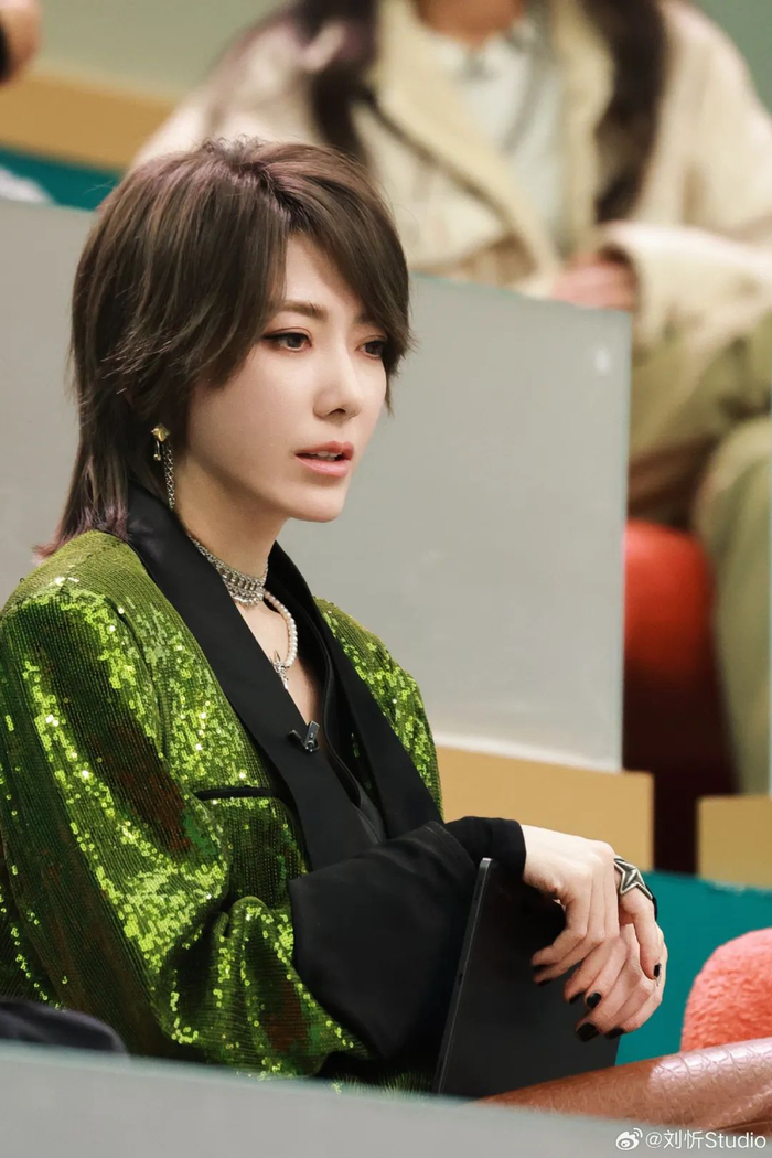 乘风吹来的"老公姐"们,很难不爱|乘风2024|刘忻_新浪新闻