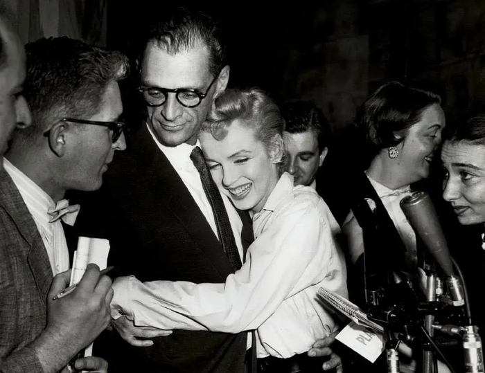 他切开了时间|米勒|戏剧_新浪新闻