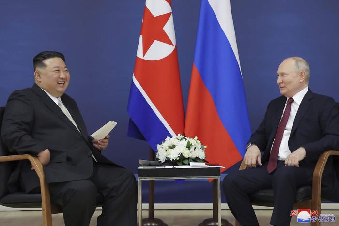 “普京会见朝鲜高官，探讨半岛和平与合作”