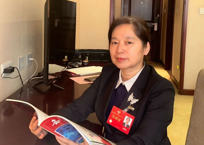 委员说|完善惠护举措,提升职业价值认同感