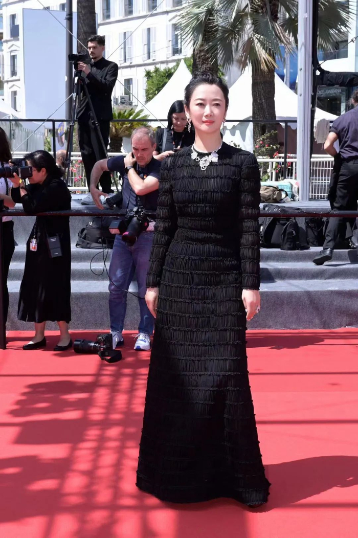 没有一句台词的女主角,在戛纳大放异彩|贾樟柯|赵涛|戛纳_新浪新闻