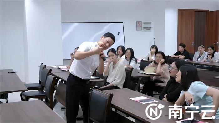 南宁城投集团所属富航公司举办"宫颈癌疾病科普"公益课堂活动