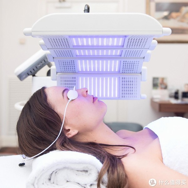 无论是专业的led光疗仪器还是面部美容仪,都需要定期进行,并且需要