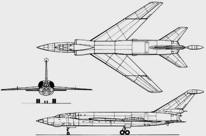 它比伊尔-28大了不少,研制的困难程度同样不低,它被设计成一种中单翼