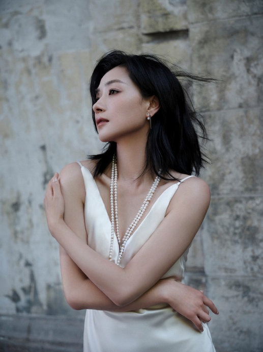 万茜最新活动造型96