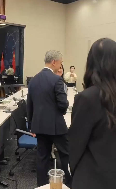 外媒报道:5月25日报道,中国外交部新闻司副司长,发言人汪文斌据报将
