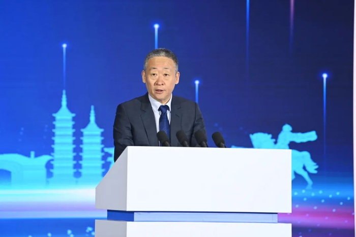 龙吟风云 | 龙头酒企的2024战略__财经头条