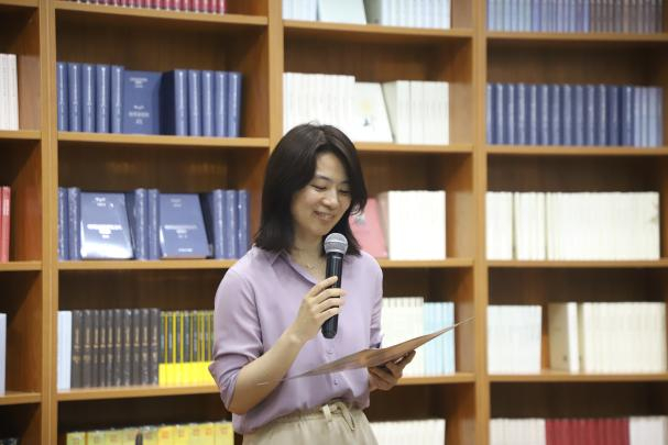 小珂的《追光者》,修新羽的《熊猫海森堡》,王陌书的《盗马记》