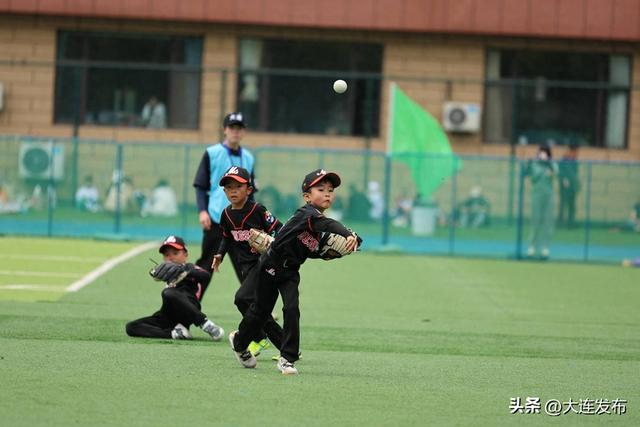 大连青少年棒球赛春季赛挥棒开赛