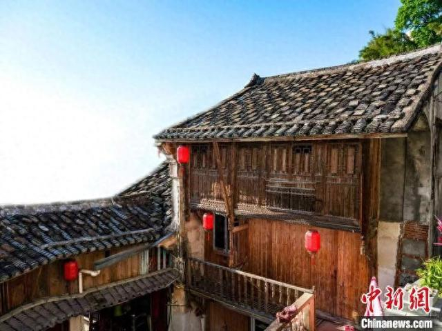 霞关老街内的清末民初建筑。霞关镇 供图 