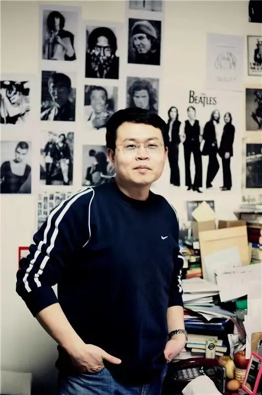 我在重点中学,教摇滚25年