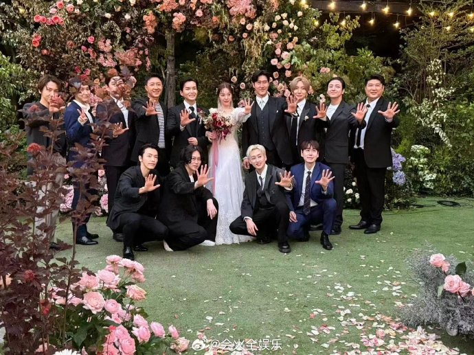 henry和周觅也在婚礼现场