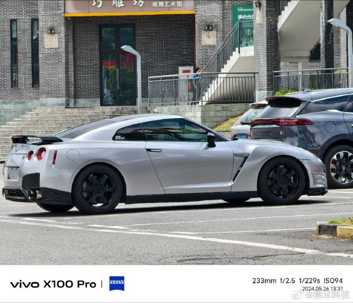 服务区偶遇东瀛战神 gtr 经典之所以经典,辨识度太高了 一个字:真滴帅