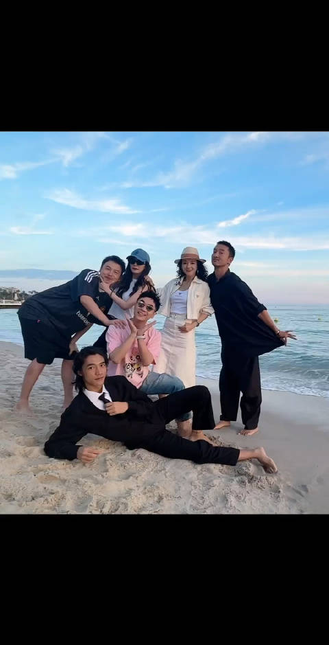 这个剧组这几个人氛围都好好啊 全员美女帅哥 真不错