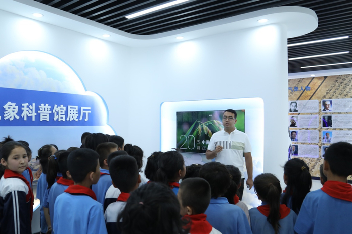 在阿克苏沉浸式感受科技魅力|阿克苏市|无人机_新浪新闻