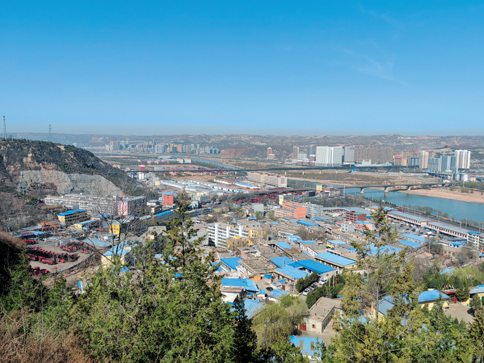 山水托起的保德古城