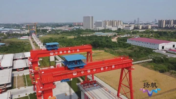 北沿江高铁扬州段正在铺就.