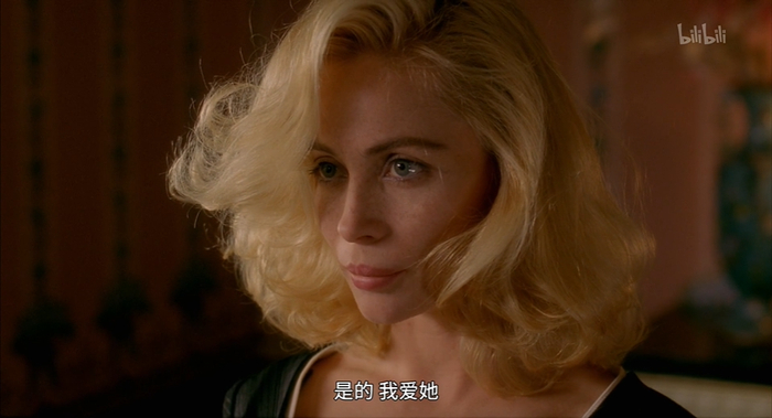 而后这种嘲讽,几乎构成了电影本身.