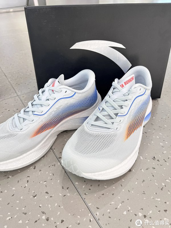 冰川蓝马拉松战鞋——安踏c202 lite的极致体验