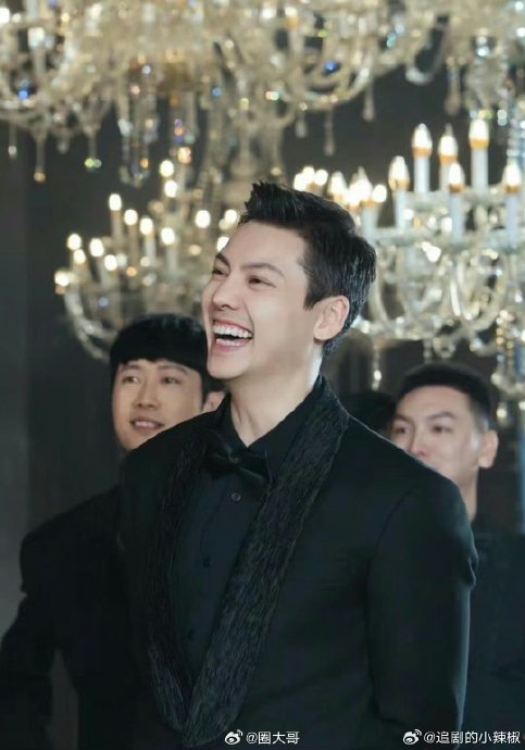 哇哇哇,有网传消息91 赵露思,陈伟霆一起合作主演的电视剧《许我