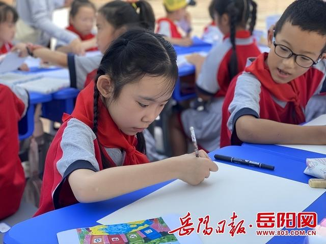 岳阳经开区东城小学:生活垃圾分类 我们在行动