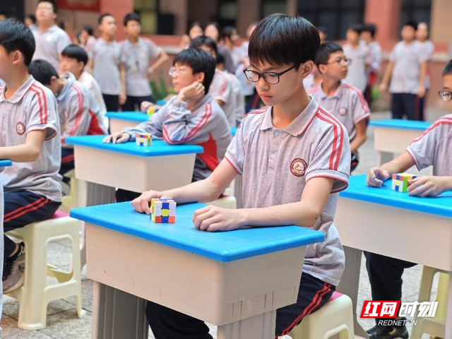 科技促思维 天元区菱溪中学校园科技节举行