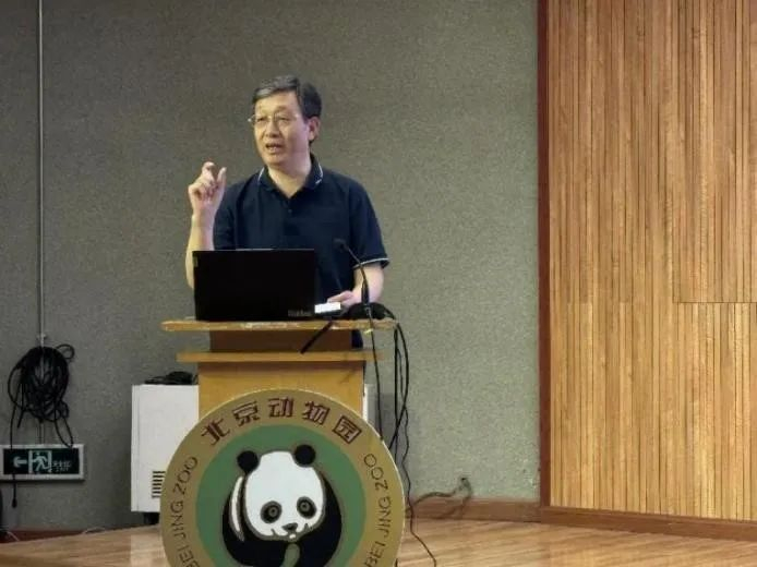 图书主编,北京动物园副园长张成林分享图书创作历程司马小萌分享活动