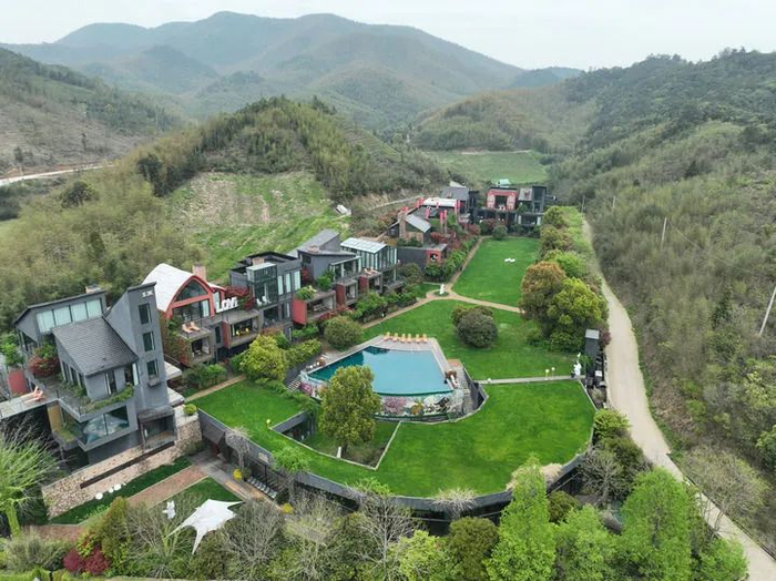 以艺术和乡村为主题的德清莫干山芝麻谷民宿。新华社记者 翁忻旸 摄