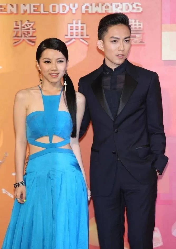 20岁红馆开唱,却被经纪人出卖,如今的她怎样了?