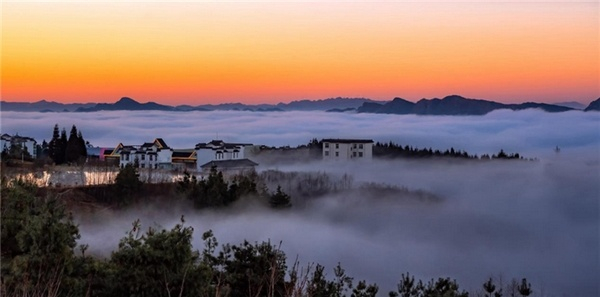 贵州:"税力量"助推旅游升温 "惠"就绚丽"黔"景
