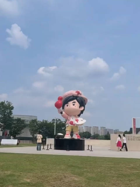 长沙好多周杰伦的雕像呀,太可爱了!