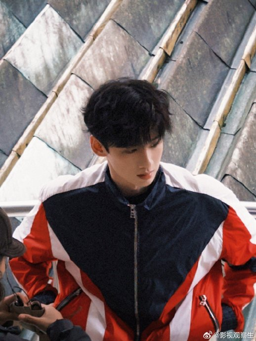 白敬亭的难哄路透,看着还行诶