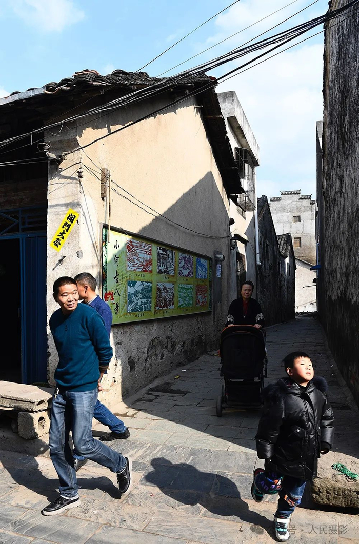 签约摄影师联谊赛温情感动一座城