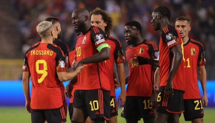 比利时队公布2024欧洲杯大名单:德布劳内领先,库尔图瓦缺席!