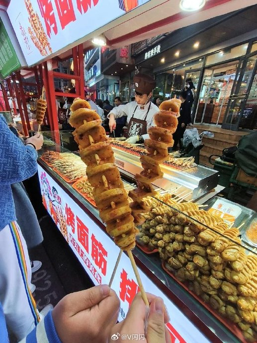 锦州之美:辽宁锦州凌河夜市,传统美食与手工艺品的完美融合